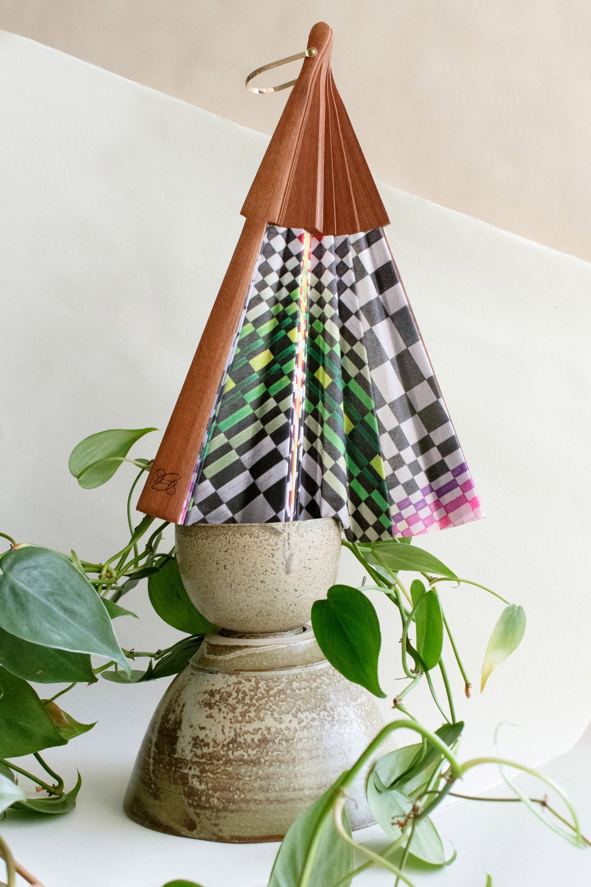 OPTICAL DISSUASIONS I