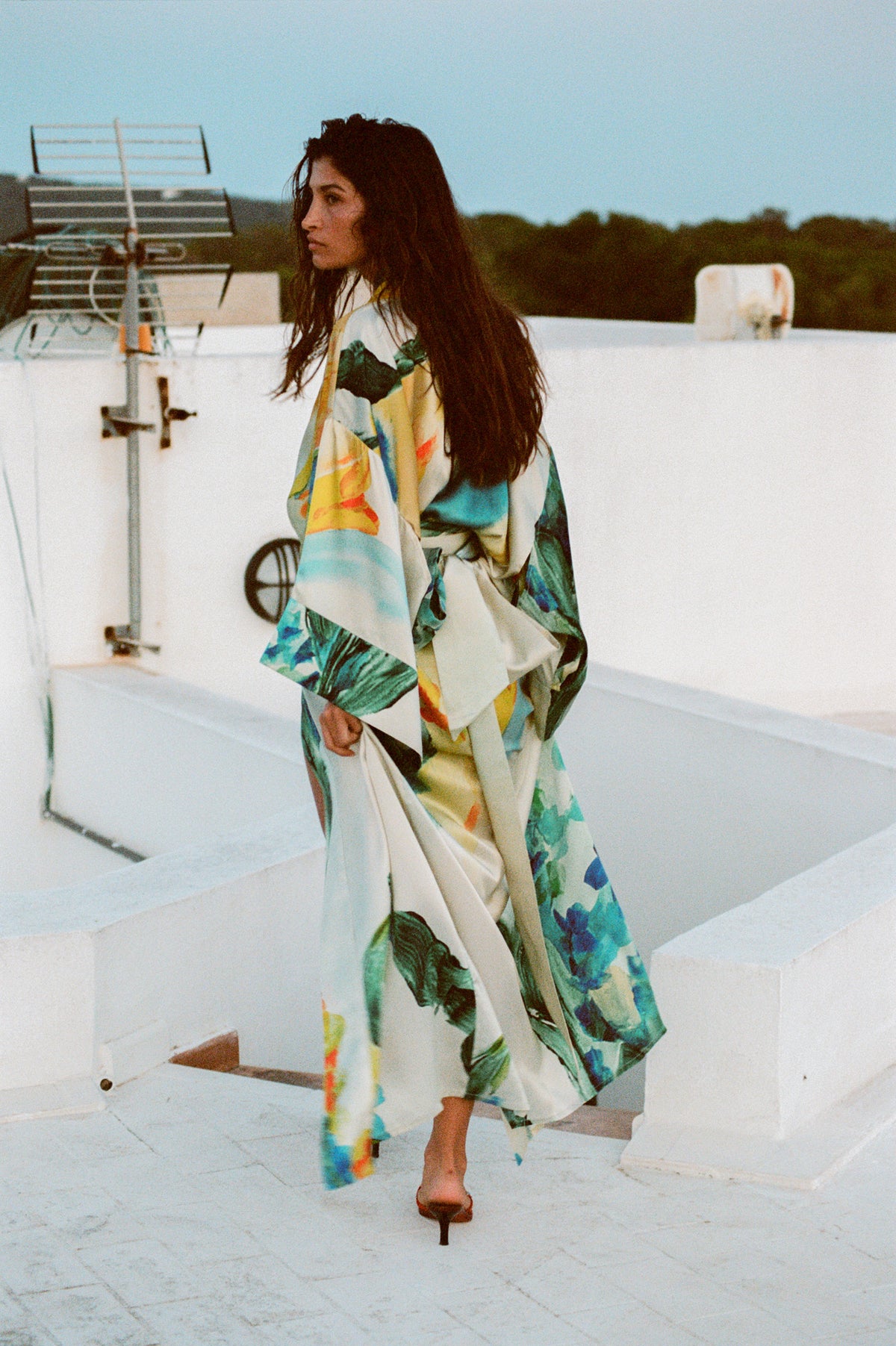 HUMMINGBIRD SKY SILK KIMONO
