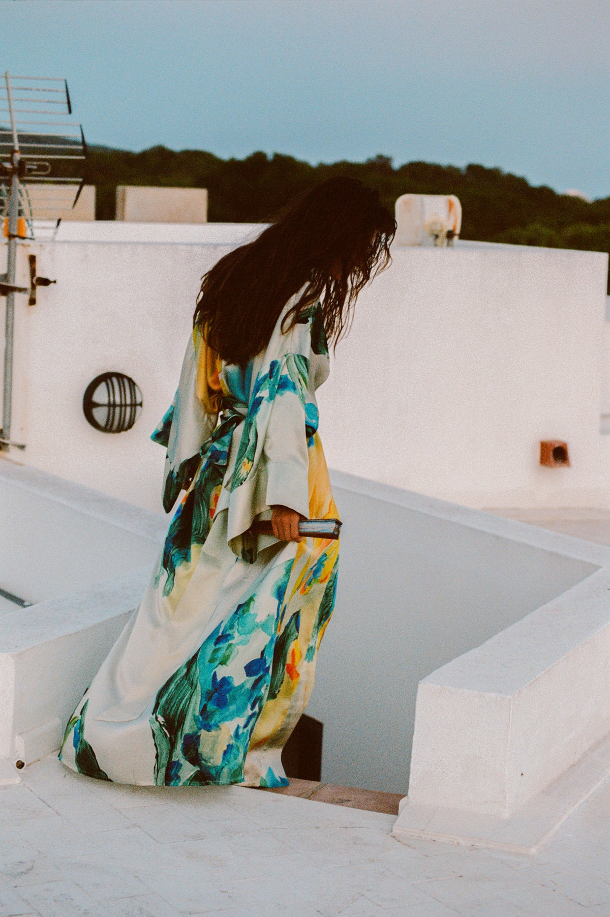 HUMMINGBIRD SKY SILK KIMONO