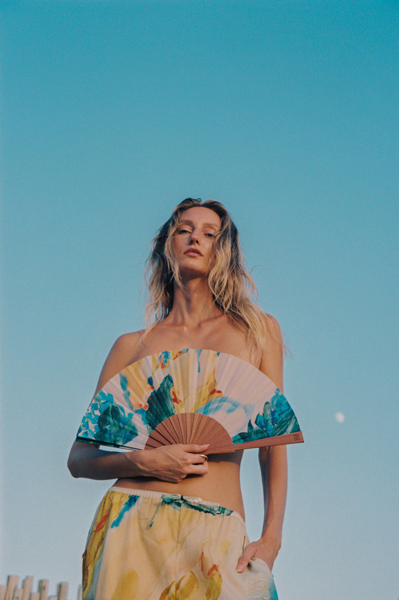 HUMMINGBIRD SKY HANDFAN